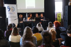 Mesa redonda: el tratamiento de la violencia contra las mujeres en los medios de comunicación